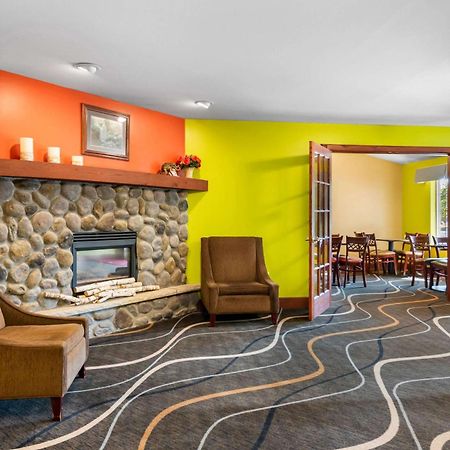 Econo Lodge Inn & Suites Eau Claire Dış mekan fotoğraf