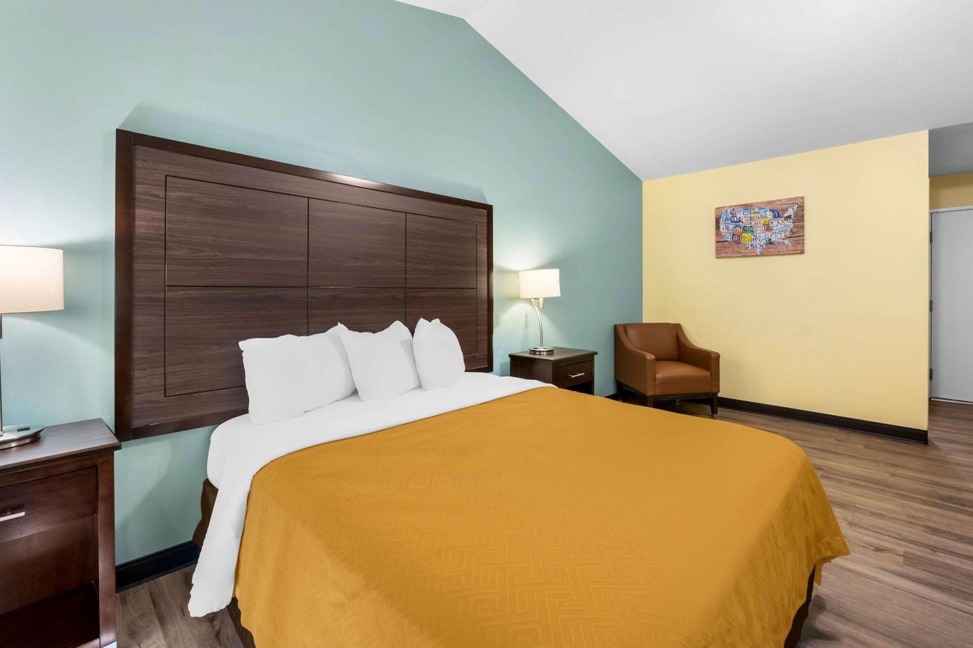 Econo Lodge Inn & Suites Eau Claire Dış mekan fotoğraf
