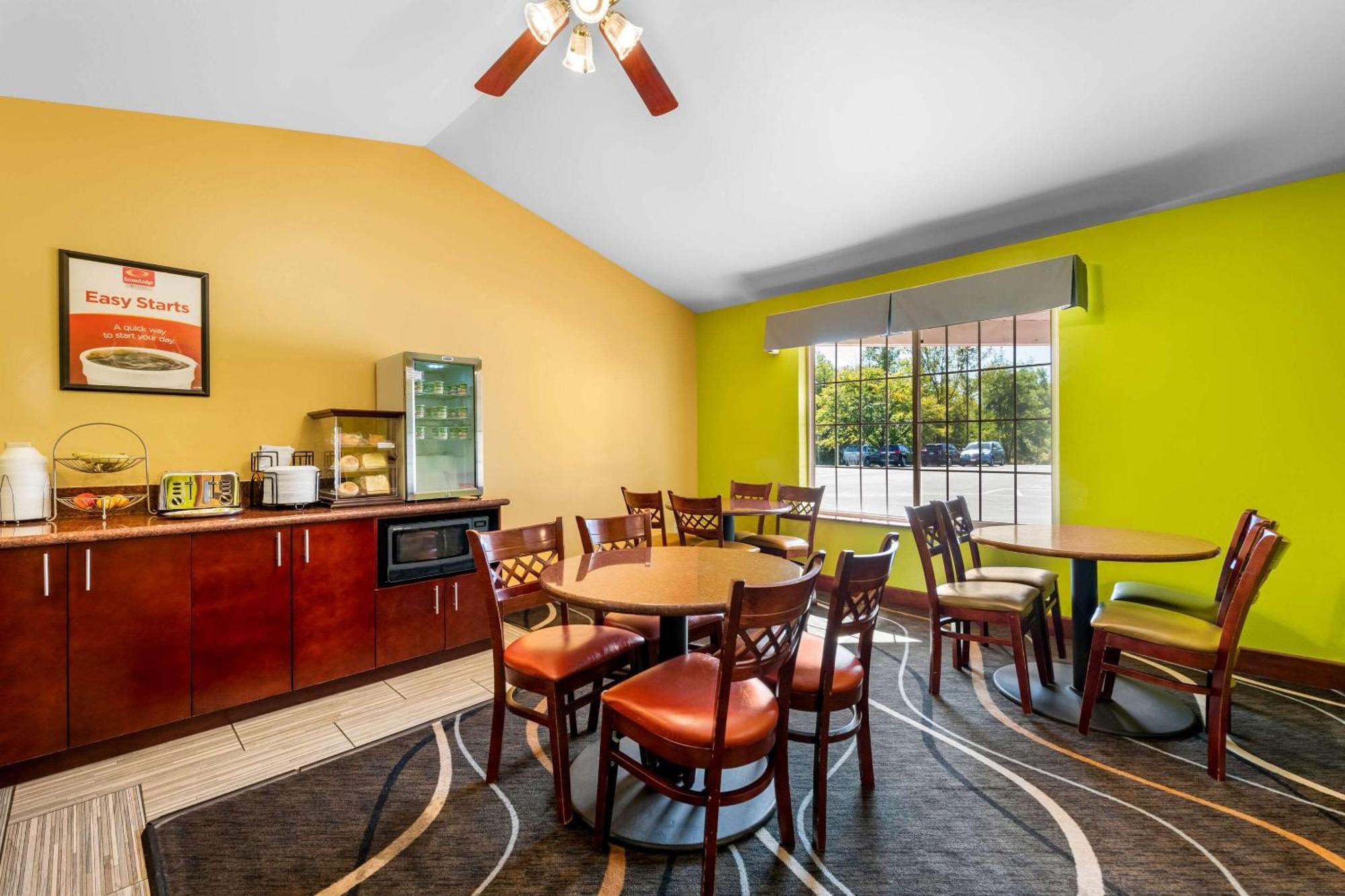Econo Lodge Inn & Suites Eau Claire Dış mekan fotoğraf