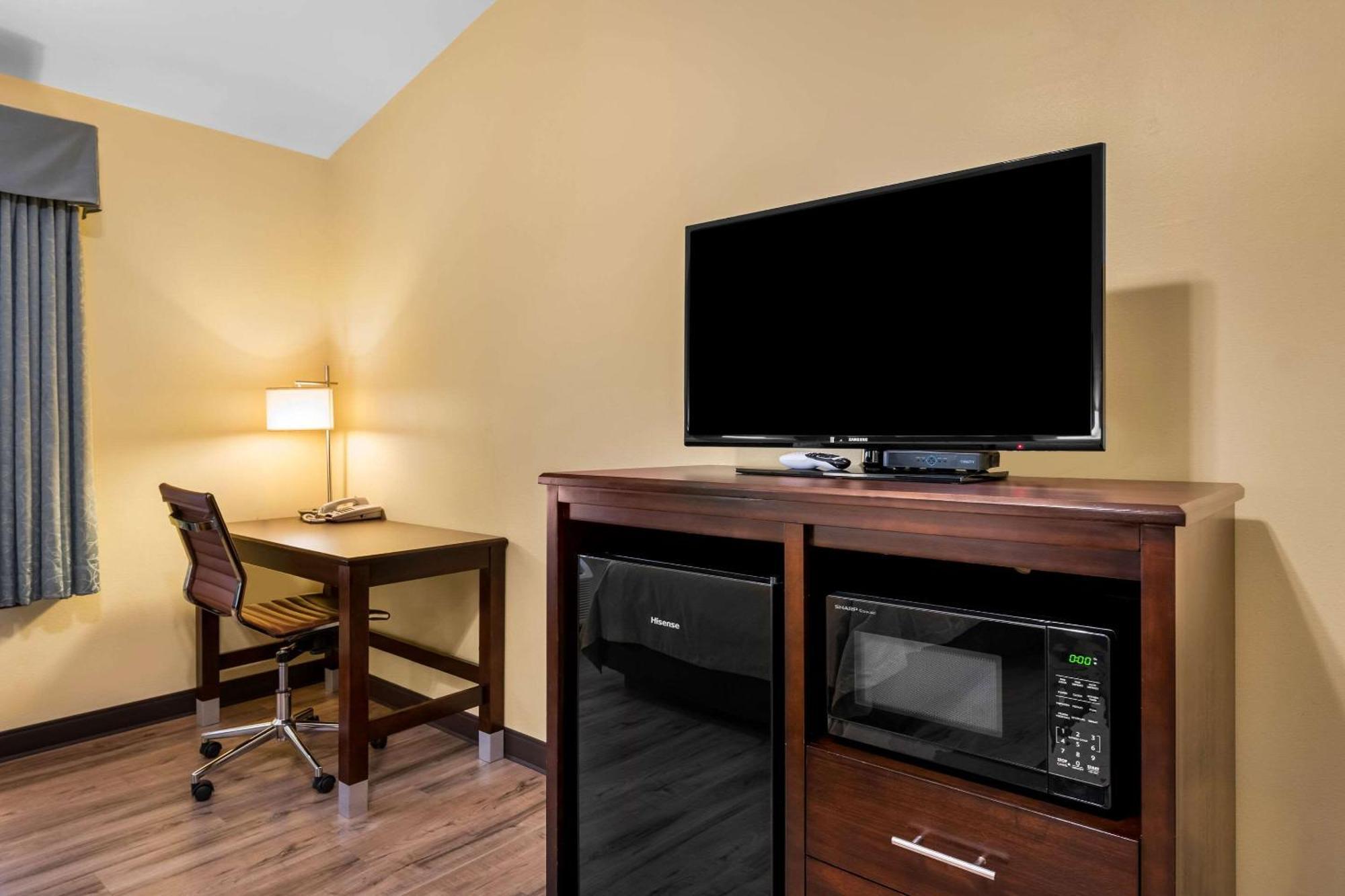 Econo Lodge Inn & Suites Eau Claire Dış mekan fotoğraf