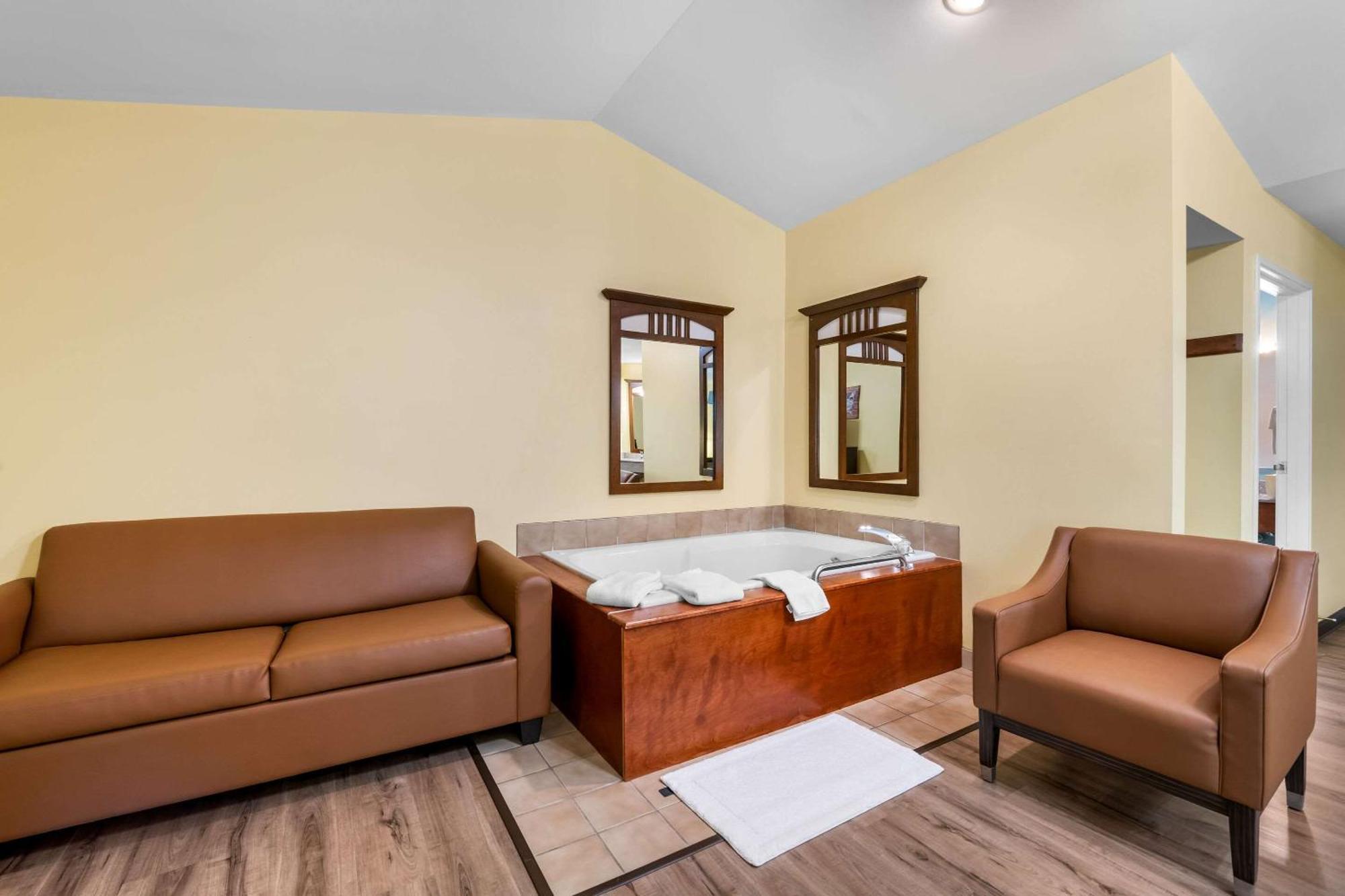 Econo Lodge Inn & Suites Eau Claire Dış mekan fotoğraf