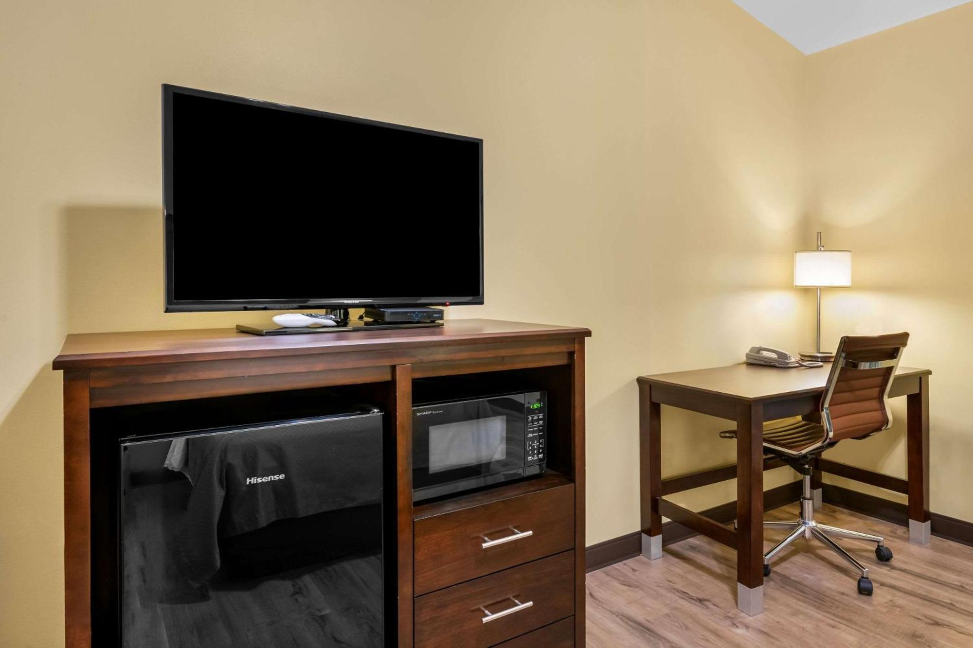 Econo Lodge Inn & Suites Eau Claire Dış mekan fotoğraf
