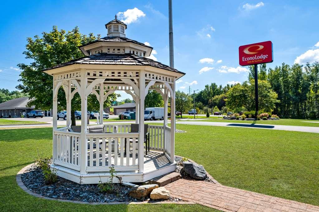 Econo Lodge Inn & Suites Eau Claire Dış mekan fotoğraf