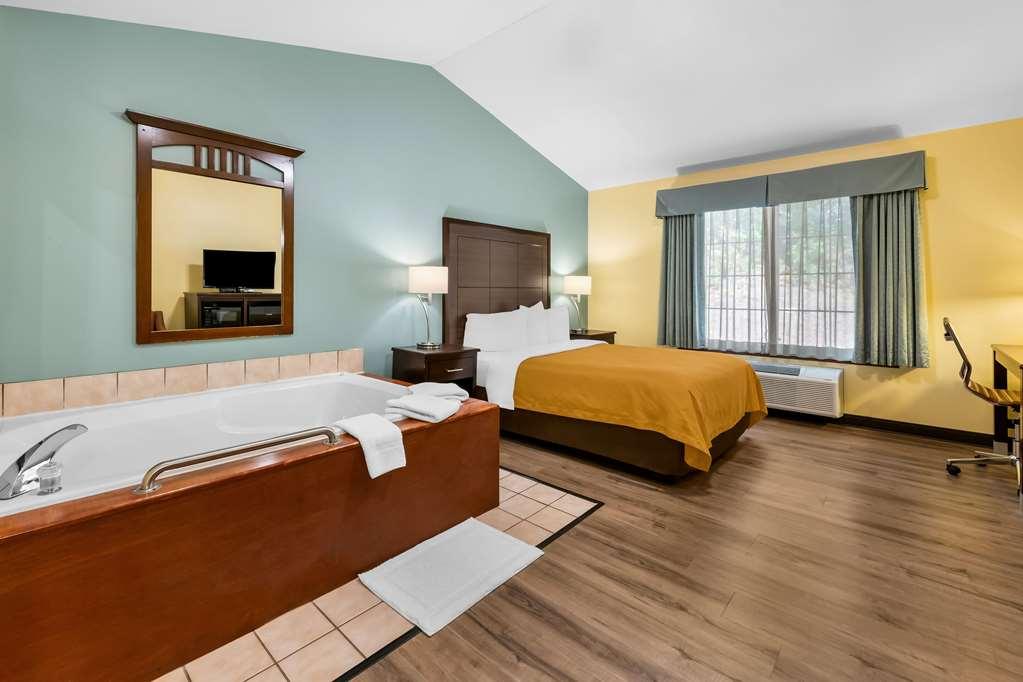 Econo Lodge Inn & Suites Eau Claire Oda fotoğraf