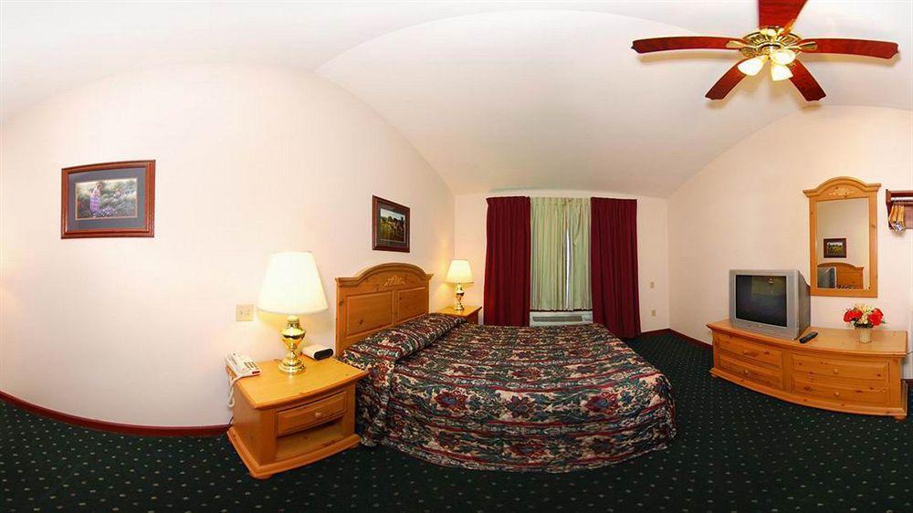 Econo Lodge Inn & Suites Eau Claire Dış mekan fotoğraf