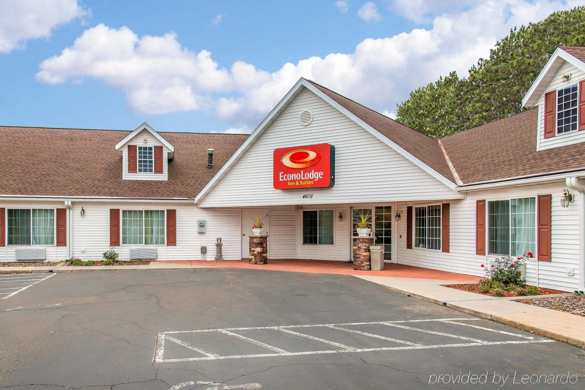 Econo Lodge Inn & Suites Eau Claire Dış mekan fotoğraf