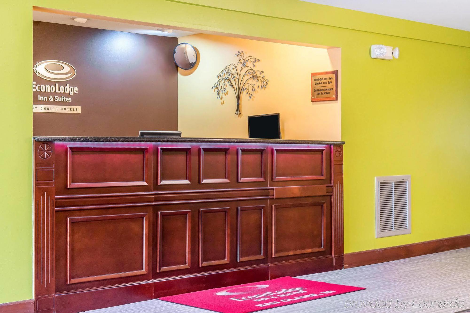 Econo Lodge Inn & Suites Eau Claire Dış mekan fotoğraf