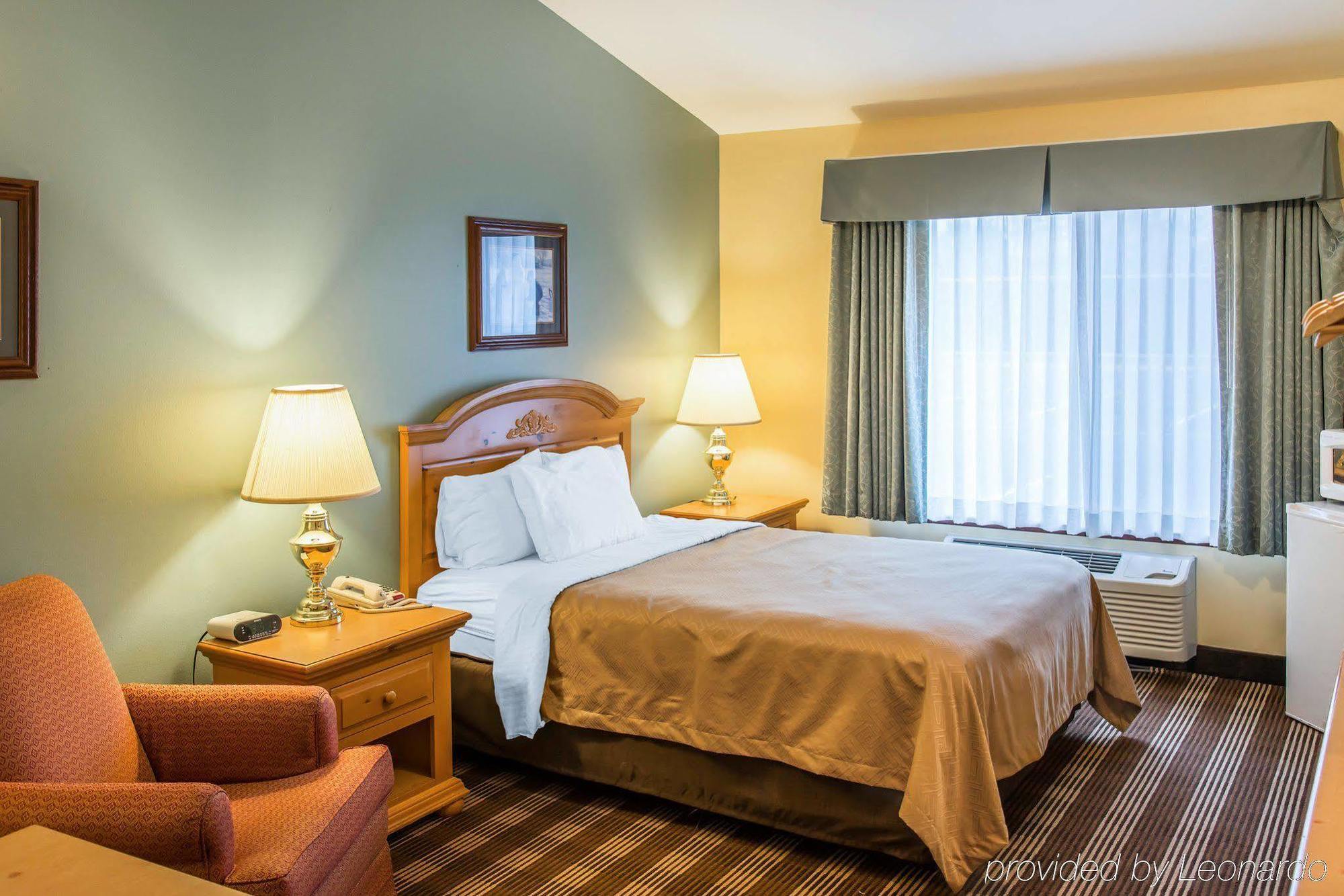 Econo Lodge Inn & Suites Eau Claire Dış mekan fotoğraf