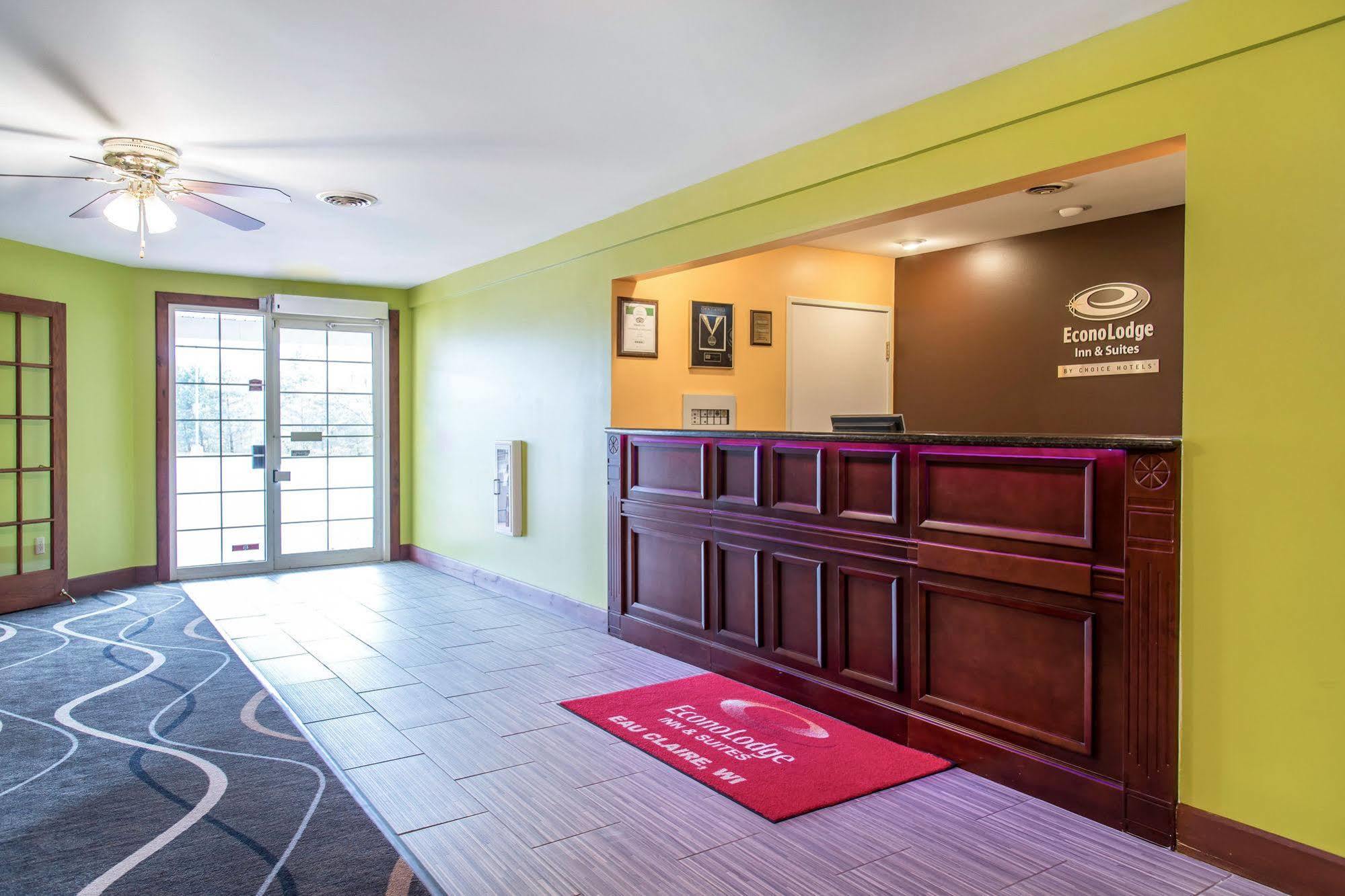 Econo Lodge Inn & Suites Eau Claire Dış mekan fotoğraf