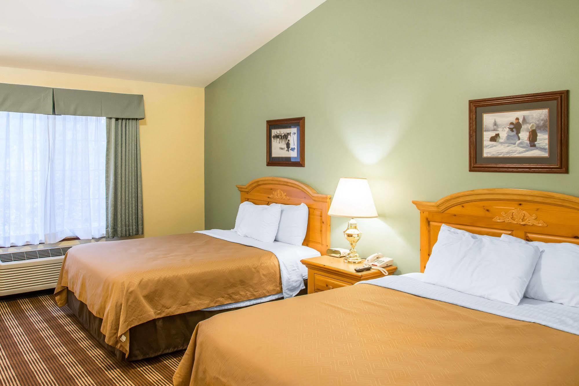 Econo Lodge Inn & Suites Eau Claire Dış mekan fotoğraf
