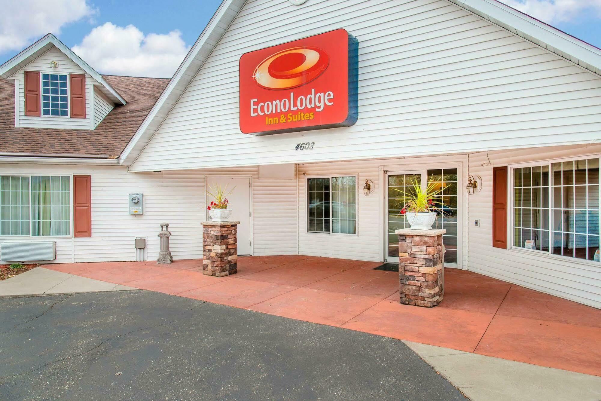 Econo Lodge Inn & Suites Eau Claire Dış mekan fotoğraf