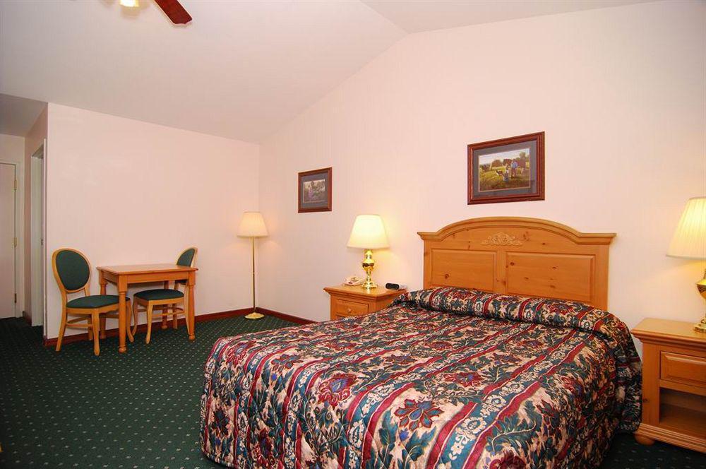 Econo Lodge Inn & Suites Eau Claire Dış mekan fotoğraf