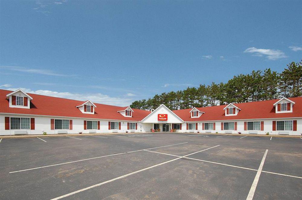 Econo Lodge Inn & Suites Eau Claire Dış mekan fotoğraf