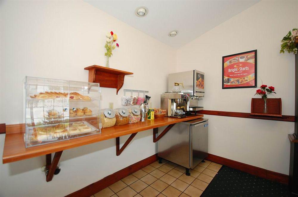 Econo Lodge Inn & Suites Eau Claire Dış mekan fotoğraf