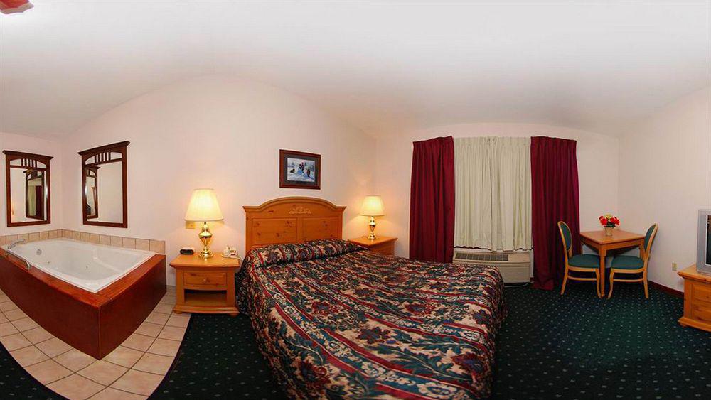 Econo Lodge Inn & Suites Eau Claire Oda fotoğraf
