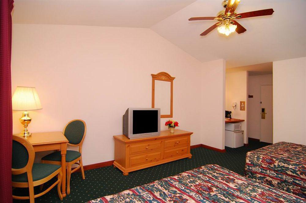 Econo Lodge Inn & Suites Eau Claire Dış mekan fotoğraf